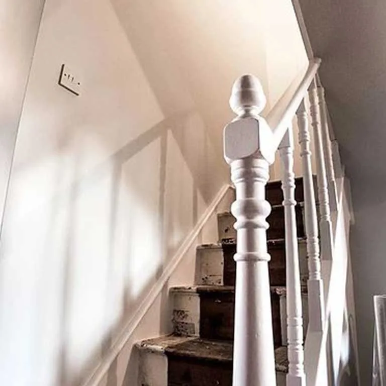 Completed interior painting and decorating work by Bourne Decorators in Farnham, Surrey