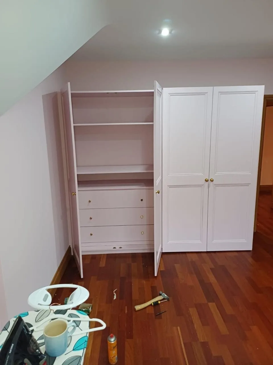 Spray finished cabinetry and woodwork by the Bourne Decorators bespoke spraying unit